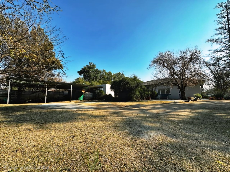 4 Bedroom Property for Sale in Wilgenhof Free State